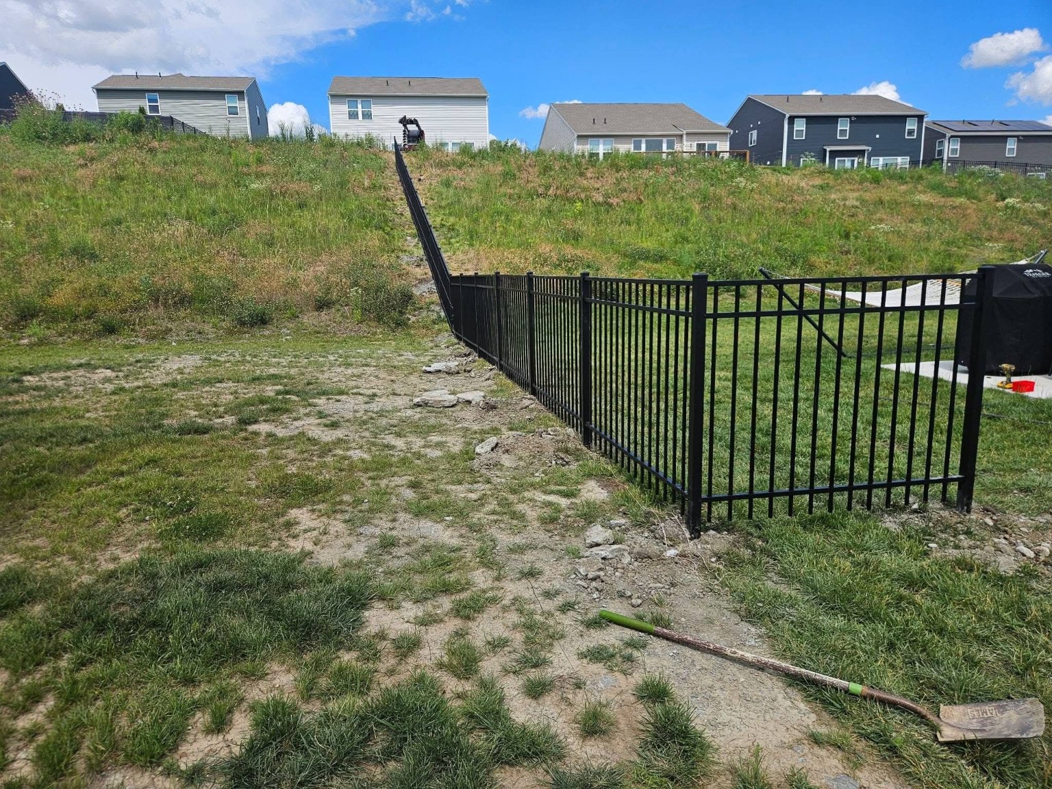 JC BANDIT black metal fence project